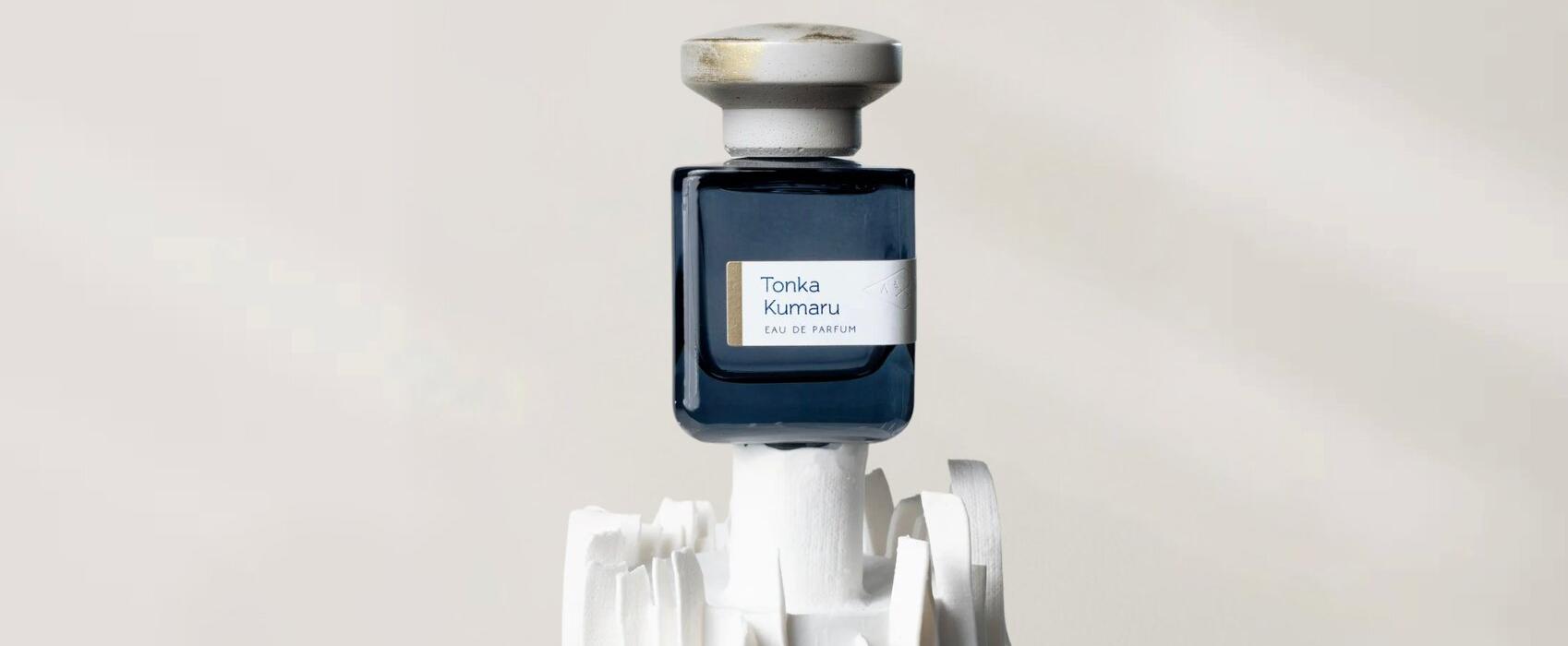 Die rohe Schönheit der Tonkabohne: „Tonka Kumaru“ von Atelier Materi