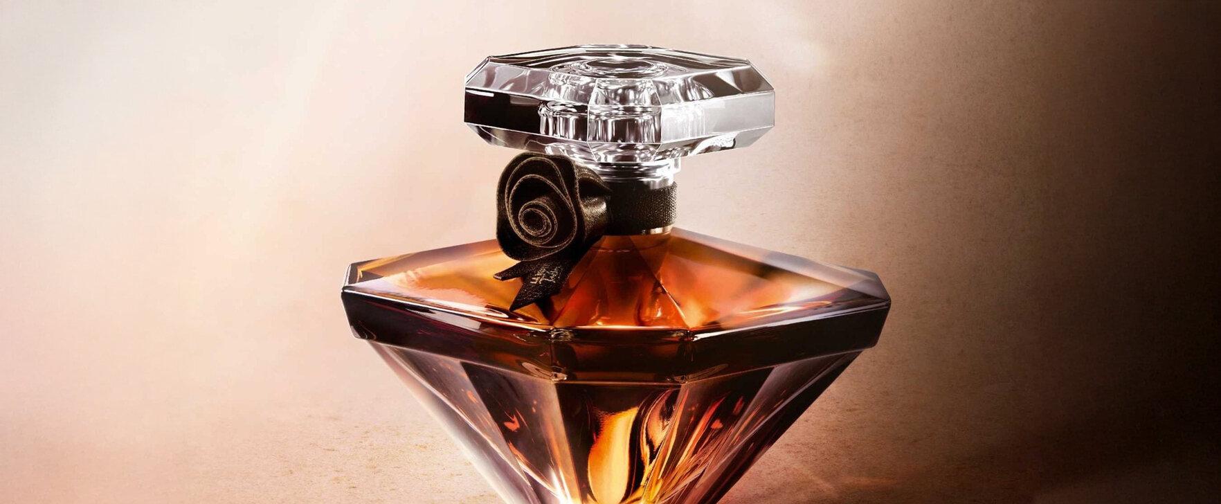 The Magic of a Rendezvous in the Louvre: “La Nuit Trésor Vanille Noire” by Lancôme
