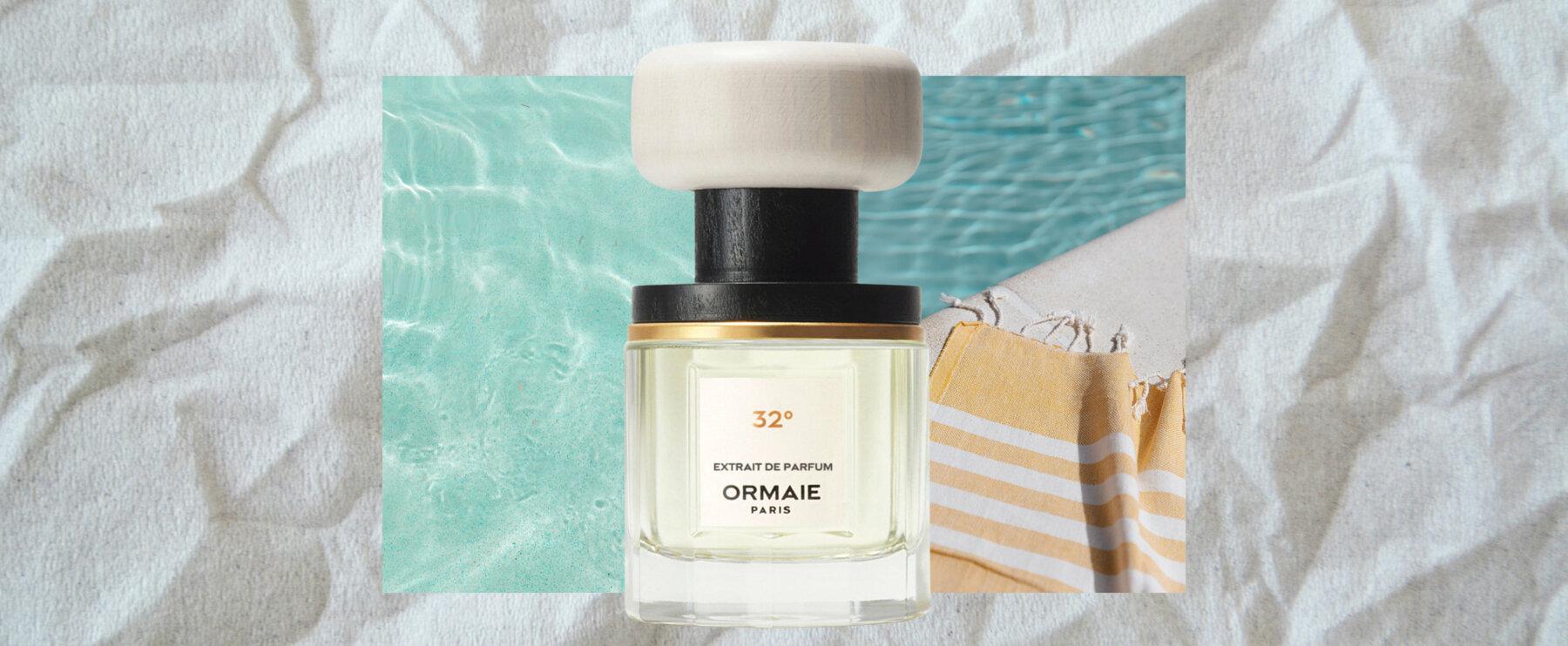 Sand und weiße Blumen: „32°“ von Ormaie