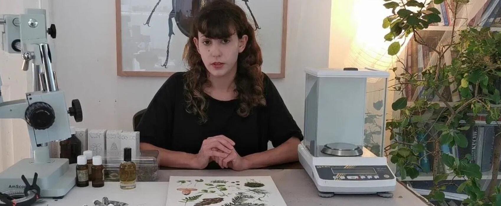 Natur als Kunstwerk - ein Interview mit der Künstlerin & Duftjägerin Julia Asenbaum von Fragrantarium