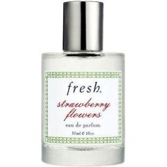 Strawberry Flowers von Fresh