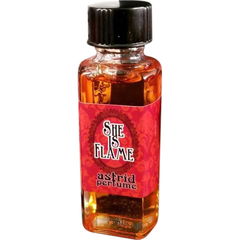 She is Flame von Astrid Perfume / Blooddrop