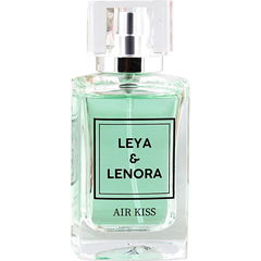 Leya & Lenora - Air Kiss by Figenzi