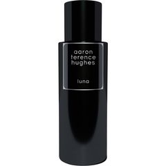 Luna (2023) von Aaron Terence Hughes