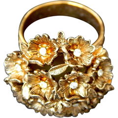 Gay Romance Golden Flowers Perfume Ring (Solid Perfume) von Vanda / Beauty Counselor