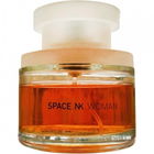Space.NK.Woman von Space.NK