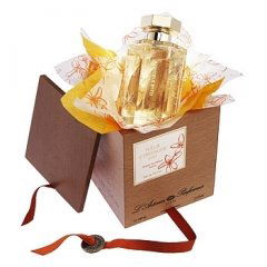 Fleur d'Oranger (2005) by L'Artisan Parfumeur