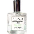 Freesia Petals & Rain von Old Navy