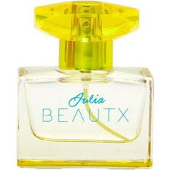 Spray To Play von Julia Beautx