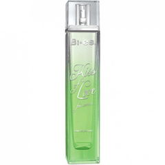 Kiss of Love Green von Uroda
