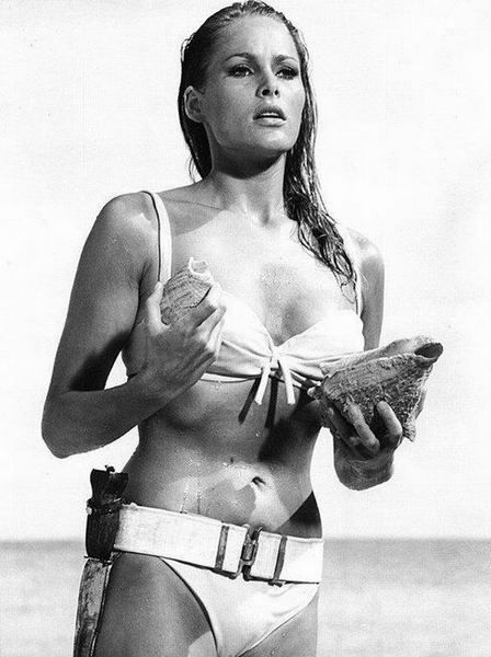 Honey Ryder - James Bond , Dr. No
