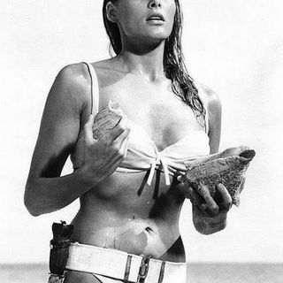 Honey Ryder - James Bon...