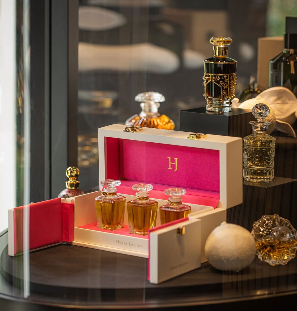Henry Jacques Paris Showcase