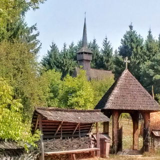 Uralte Holzkirche in Si...