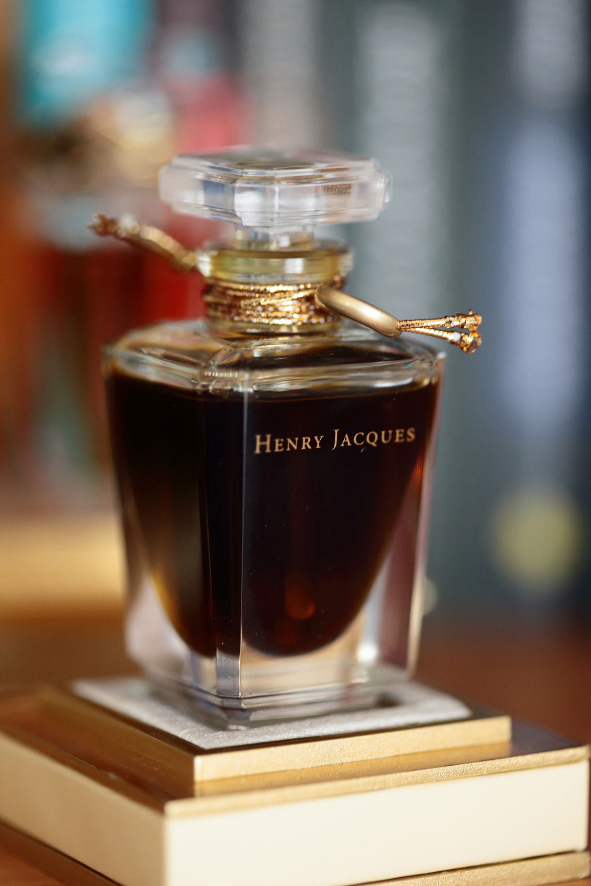HJ Royal Dream, extremely dark juice, stains all the clothes; new style bottle, 15ml
