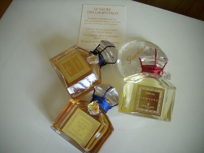 Le sacre des orientaux - 20 ml Extraits verziert mit Swarovsli Kristall. Anlässlich der Maison Guerlain Eröffnung 2005 mit 69 Stück editiert.