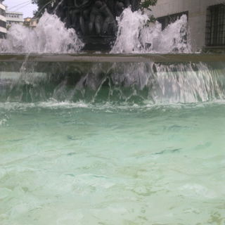 schöner Brunnen....irg...