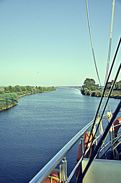 Flüß, welcher ins Meer führt