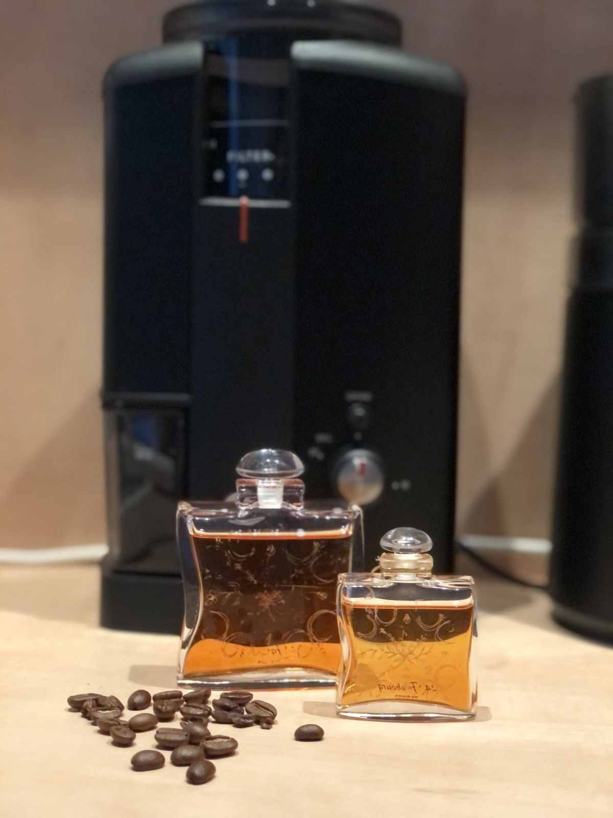 Zwei Dinge, die man im Leben braucht. Guten Kaffee und guten Duft!