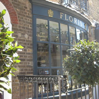 04.15, Floris, London...