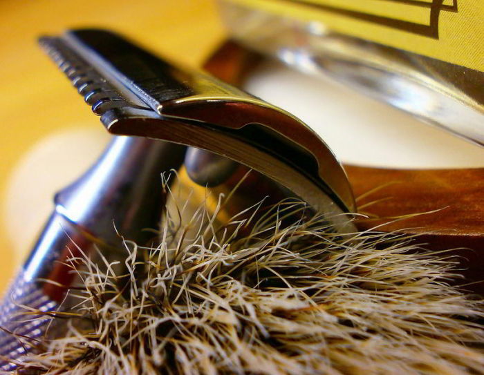 Merkur 11c Zahnkammhobel, New Forest 21er Silberspitz Rasierpinsel, Taylor of Old Bond Street Sandalwood Rasierseife