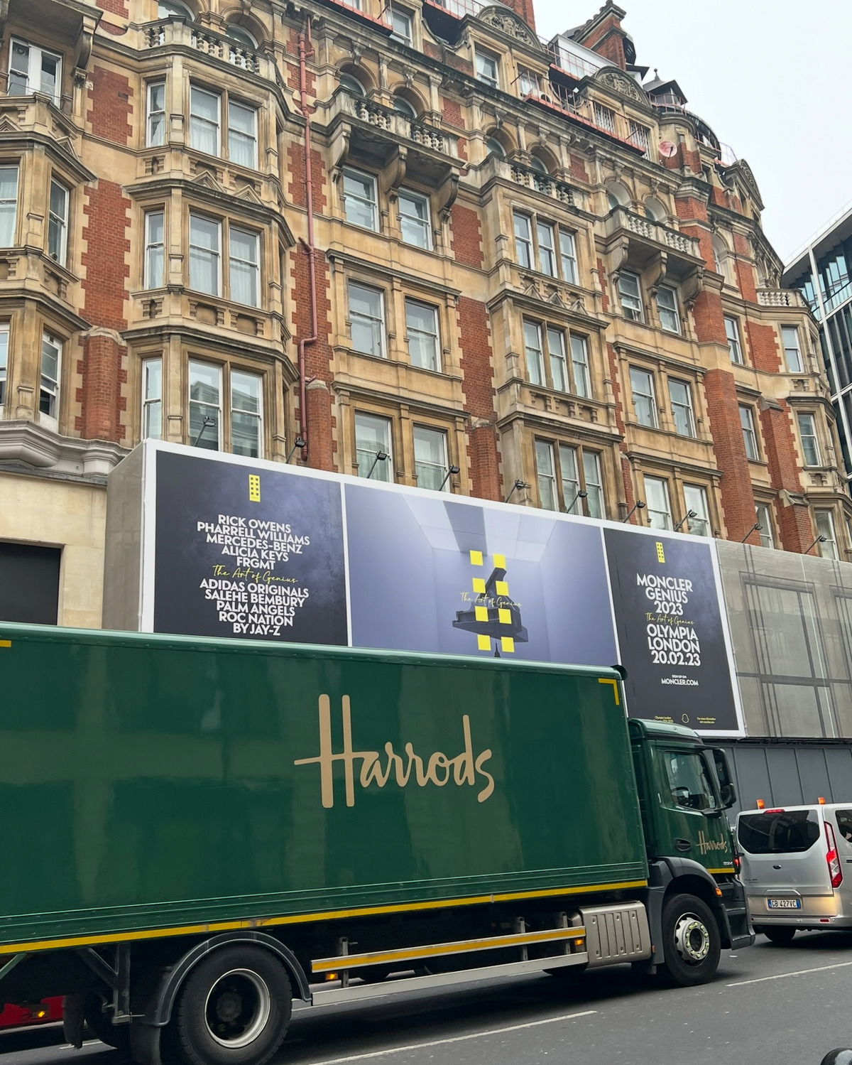 Harrods exclusive Shopping