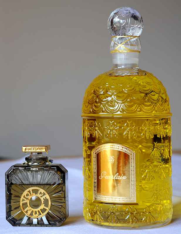 "Vol de Nuit"-Extrait, Größenvergleich: 30ml und 500ml.