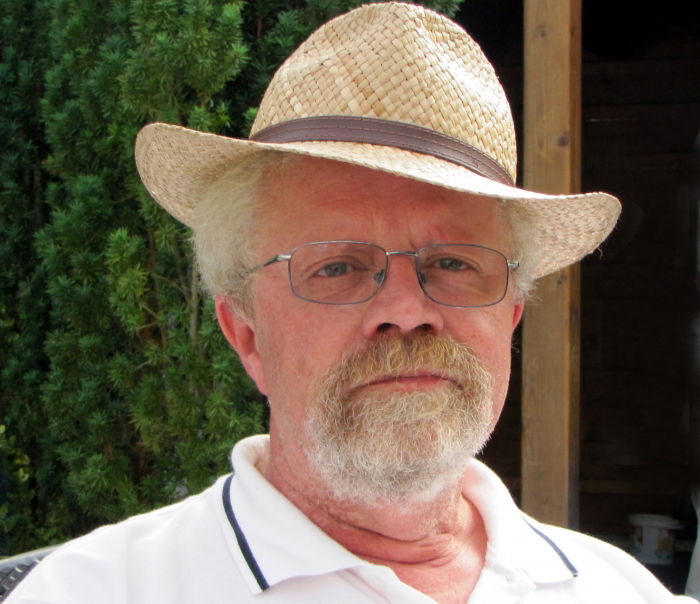 So sehe ich wirklich aus. Genauer gesagt, sah ich im Sommer so aus. Das Foto ist im Juli entstanden.