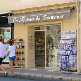 Parfumerie "Le ruban de...