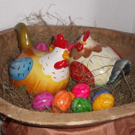 Bunte Osterhenne mit ih...