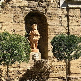 Innenhof von Rochegude...