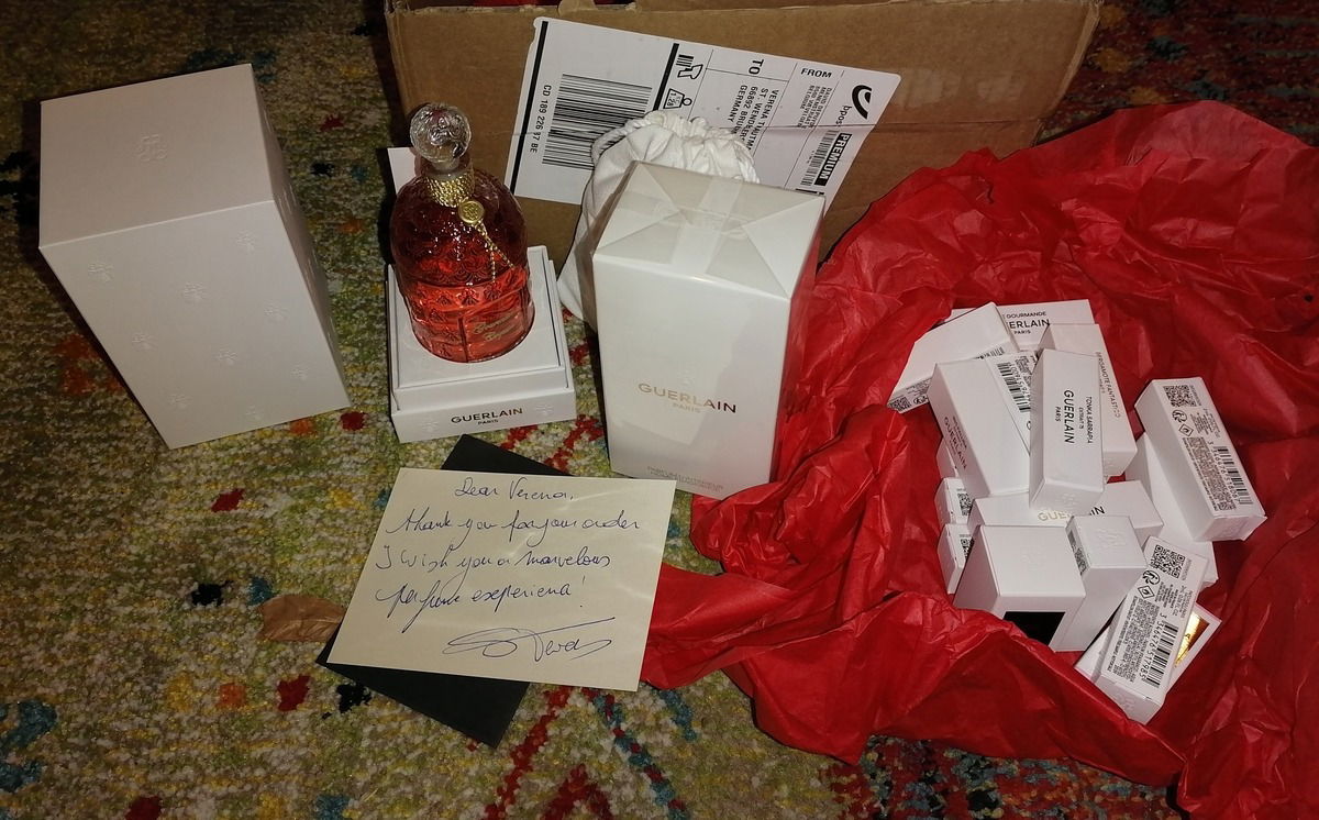 Einer der letzten Place Vendome Guerlain Gourmand Coquin. Mein Dank gilt Steven von Place Vendome für die nette Email Kommunikation und die vielen vielen Extras!