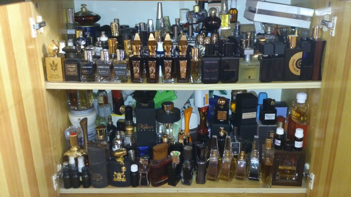 Meine Sammlung, was unter "Habe ich" gelistet ist, steht hier auch als Flakon ;-)