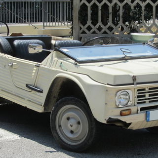 Méhari in Èze