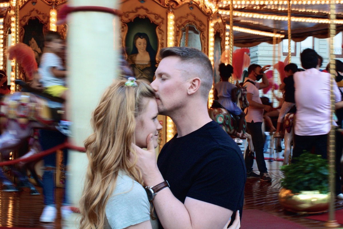 “Nada dura para siempre. Por eso quiero q seas mi nada.” — F. Kahlo