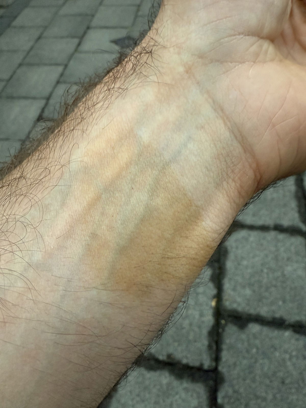 Aufgenommen circa 2 Stunden nach dem Aufsprühen von einem (!) Sprüher vom neuen Oud Luwak II. Wahnsinn!