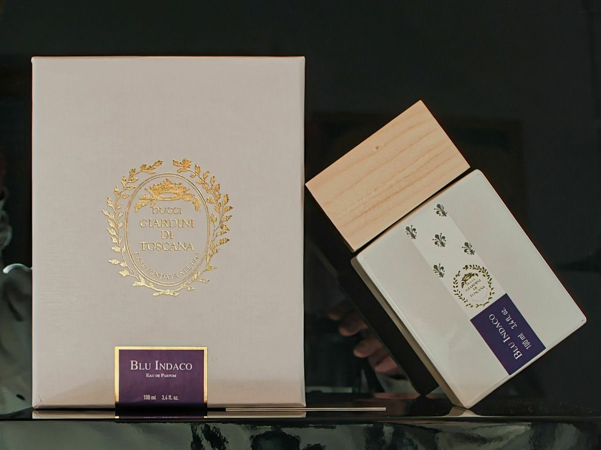 Blu Indaco von Ducci Giardini di Toscana