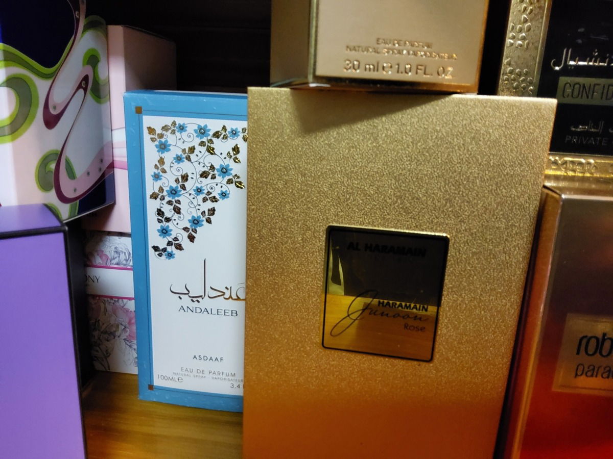 Extremely popular Al Haramain, but sadly my skin chemistry says nope. Good projection and longevity (as in: hard to scrub, lol).