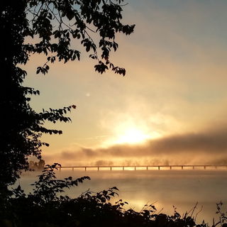 Sonnenaufgang am Möhne...