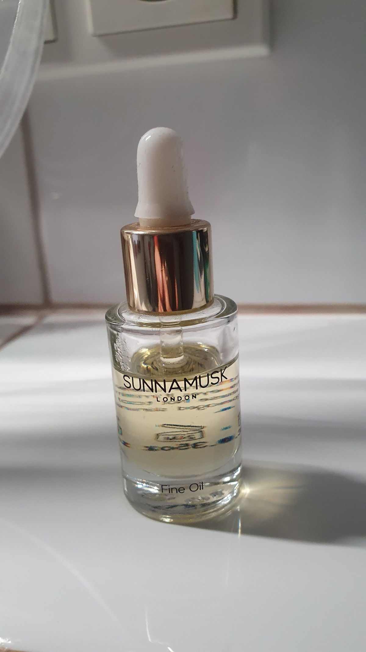 Tolles Parfum Oel mit reiner Vanille und Musk. Nur ein paar Tropfen genügen, um wie eine Prinzessin aus 1001 Nacht zu duften. Sunnamusk London,  wer mal etwas Neues ausprobieren möchte.