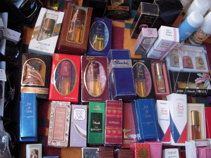 Nach Yardley, Mayfair, Lentheric Linzenzen, by Saponia und KRKA.