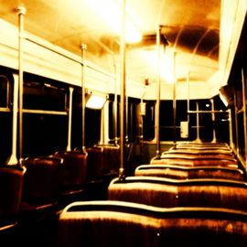 Tram 5 bei Nacht