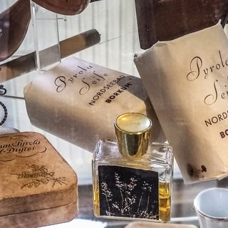 2024: Parfum Pyrola der...
