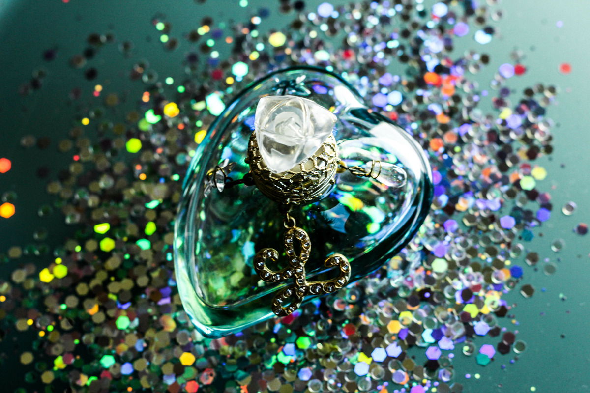 ''L'' von Lolita Lempicka