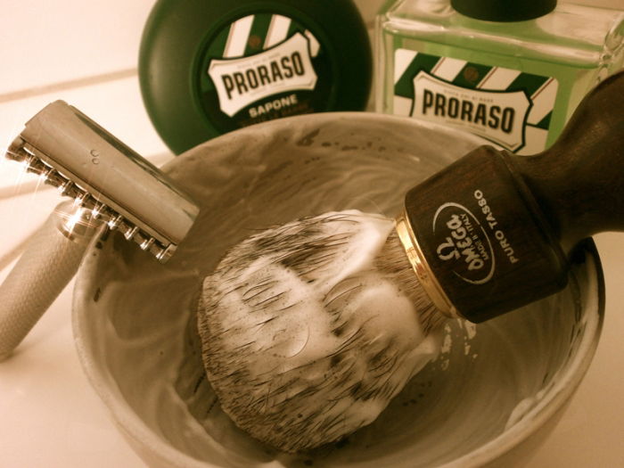 Mühle R41 mit Custommadegriff, Omega 24er puro Tasso (Graudachs), Proraso Rasierseife und Aftershave