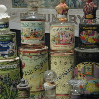 Museum of Brands, Packa...