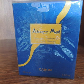 Caron "Aimez-Moi" vor d...