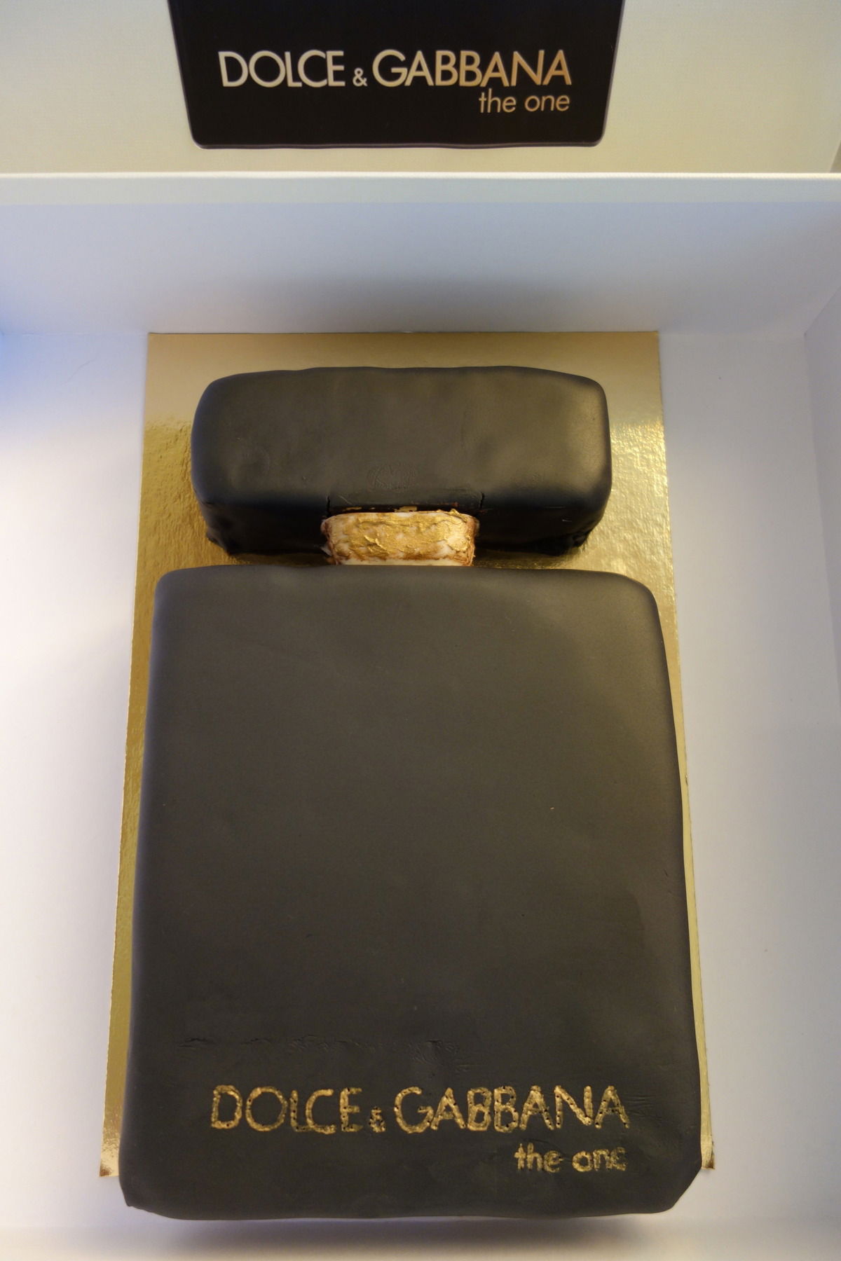 The one for men Geburtstags-Parfümtorte für Ponticus