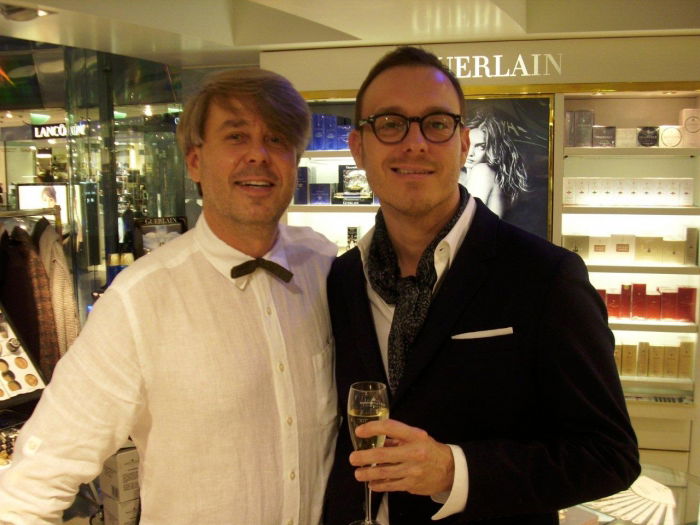 Champagner in den Galeries Lafayette. Coriolon und Rivegauche nach einer Soirée.