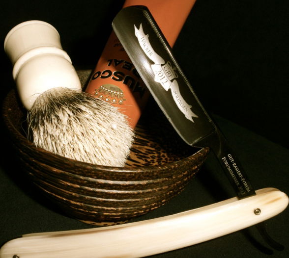 Rasierseife Musgo Real Orange Amber, ein olfaktorisches Erlebnis der besonderen Art.